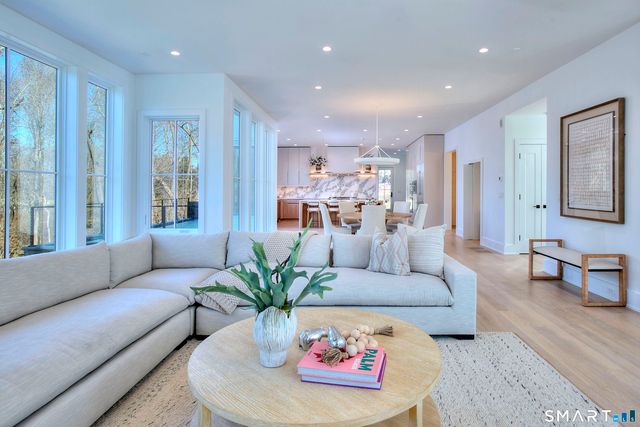 8 Loretta Court, Westport, CT 06880