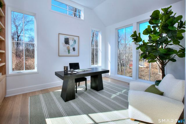 8 Loretta Court, Westport, CT 06880