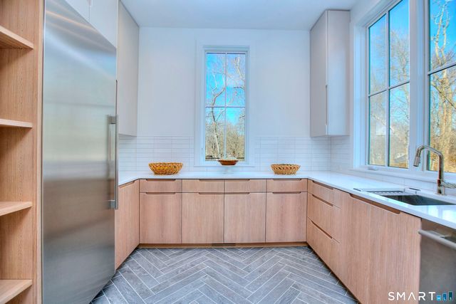 8 Loretta Court, Westport, CT 06880