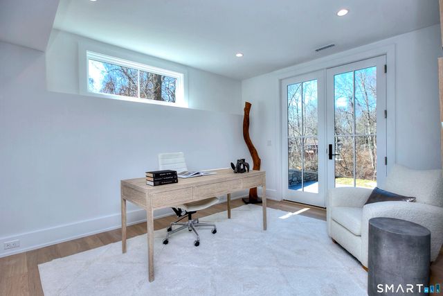 8 Loretta Court, Westport, CT 06880