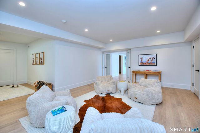 8 Loretta Court, Westport, CT 06880