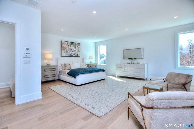 8 Loretta Court, Westport, CT 06880