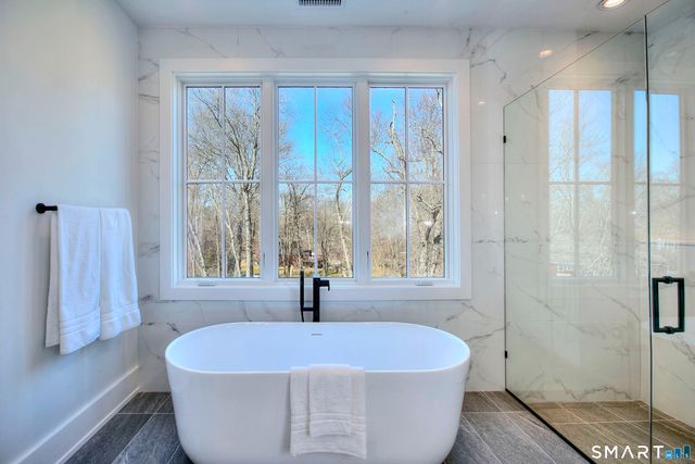 8 Loretta Court, Westport, CT 06880