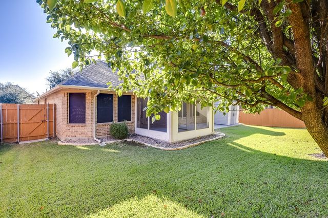 834 Greenwood Drive, Burleson, TX 76028