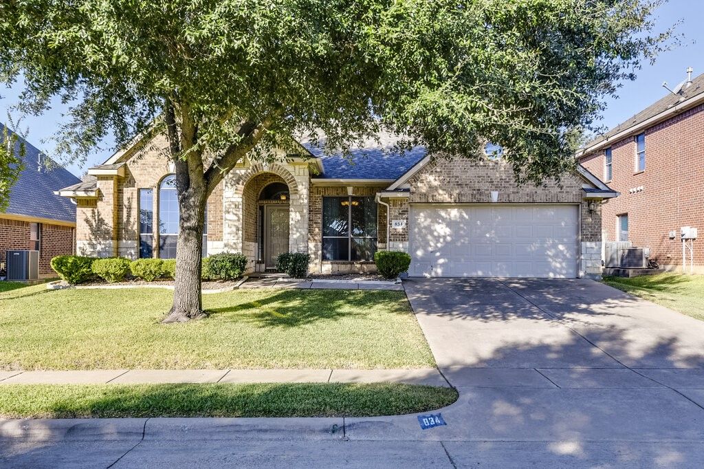 834 Greenwood Drive, Burleson, TX 76028
