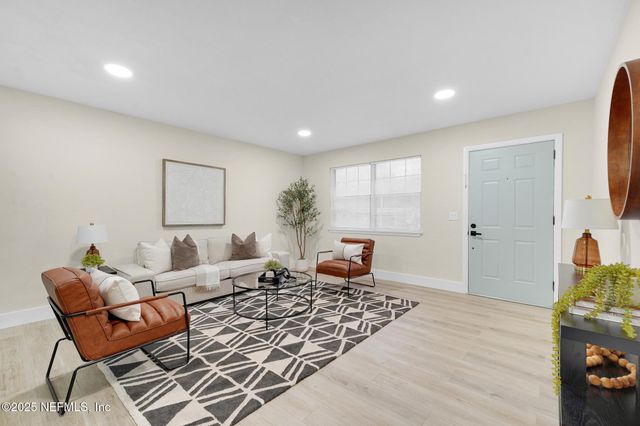 6822 BUTTONTREE Lane S, Jacksonville, FL 32277