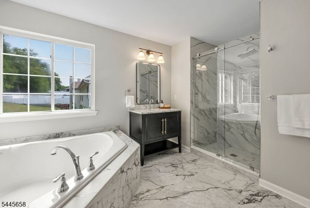 1 WINDING RIDGE ROAD, Jefferson Twp., NJ 07849