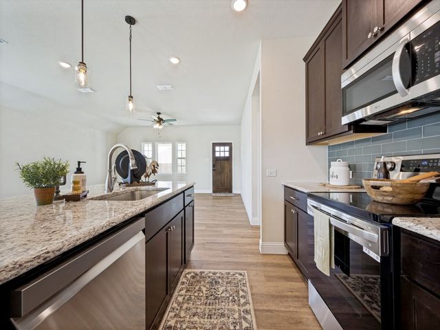 4711 Enclave Drive, Sanger, TX 76266