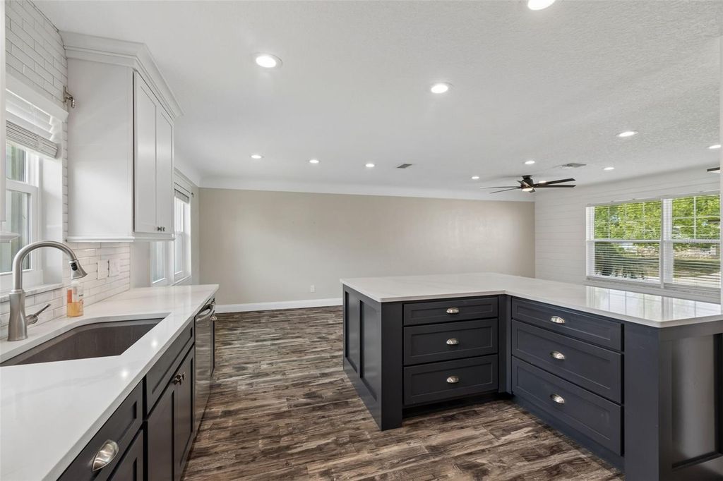 Image 12 of property listing at 13548 BELLEWOOD AVENUE, Seminole, FL 33776