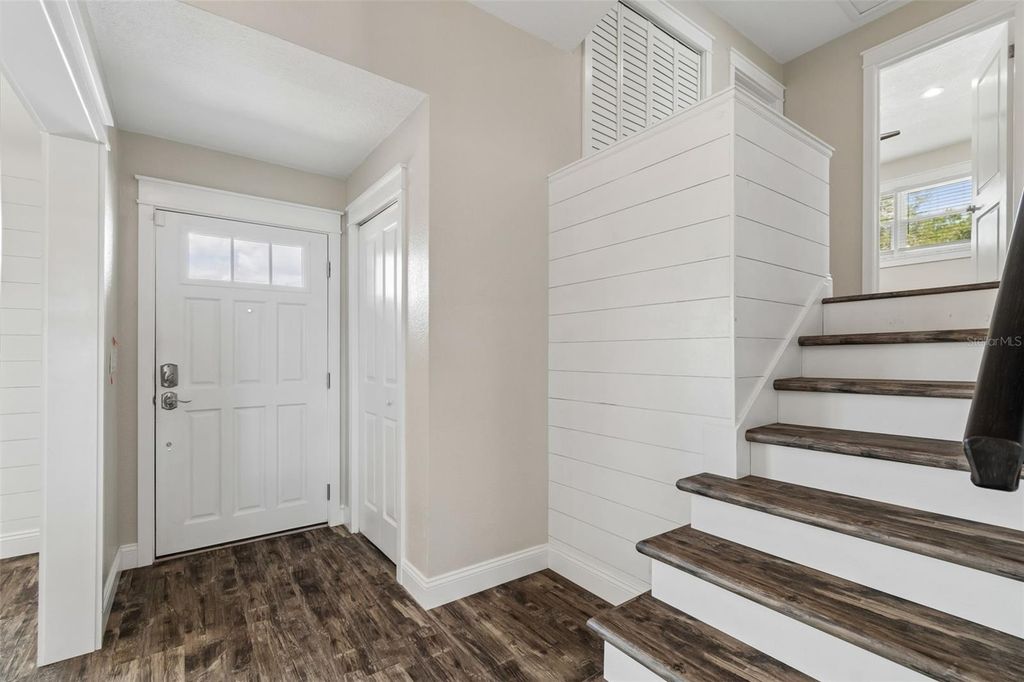 Image 14 of property listing at 13548 BELLEWOOD AVENUE, Seminole, FL 33776