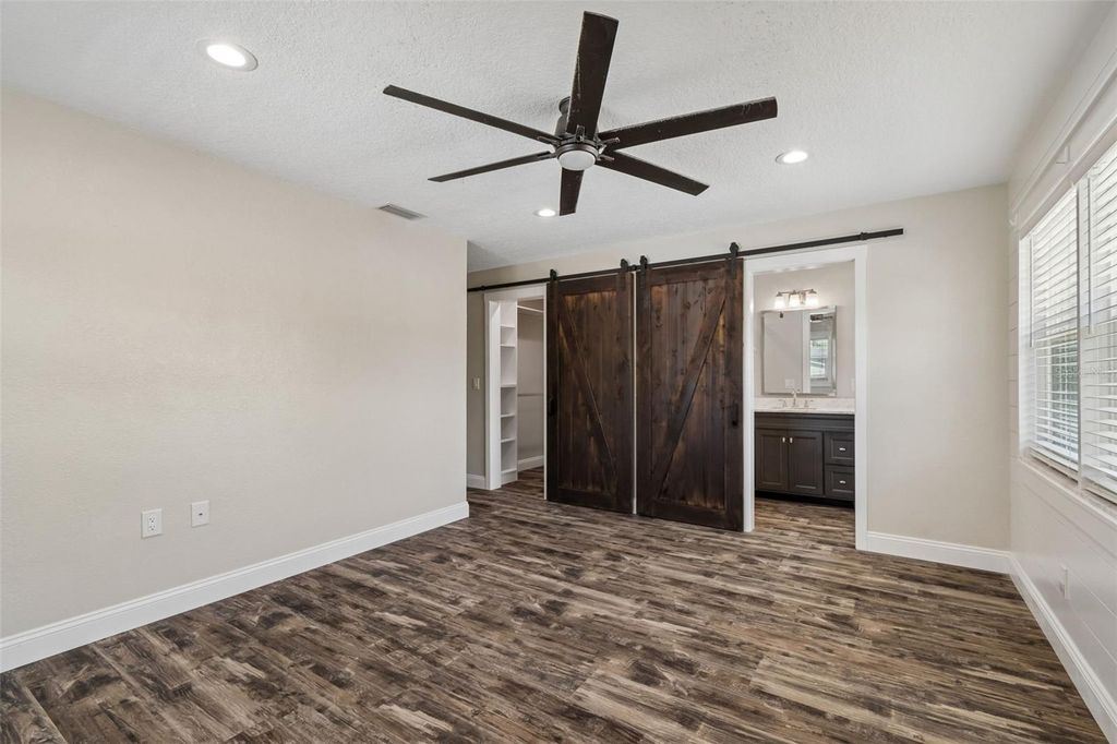 Image 15 of property listing at 13548 BELLEWOOD AVENUE, Seminole, FL 33776