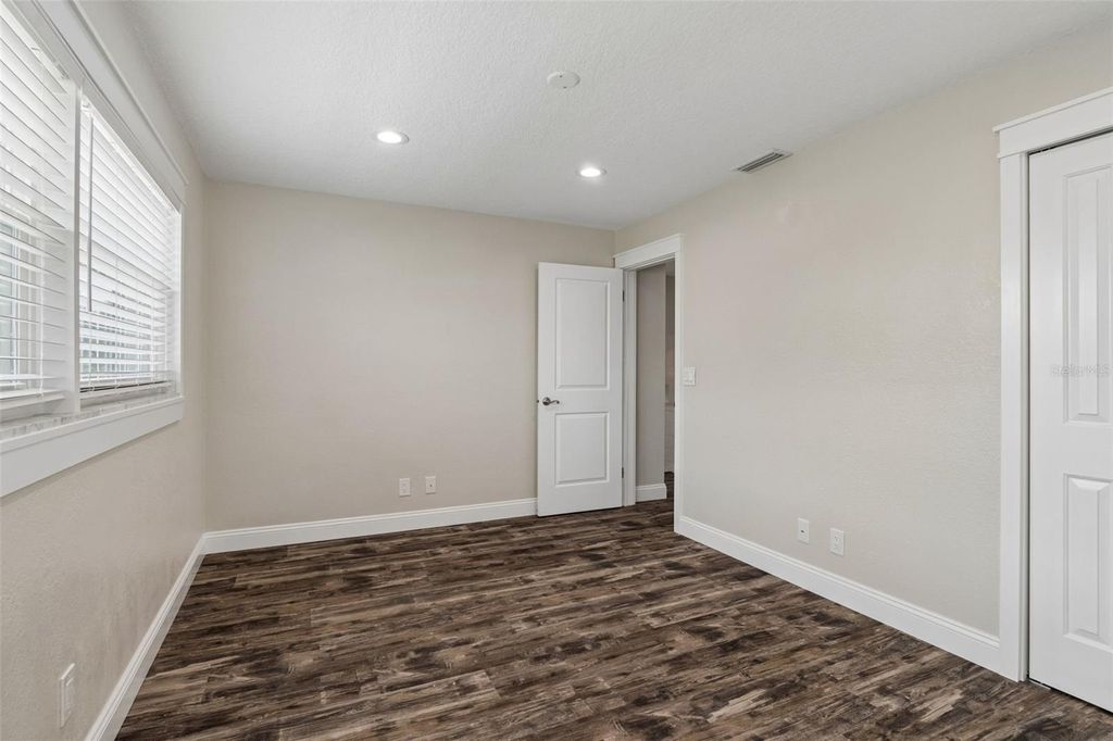 Image 24 of property listing at 13548 BELLEWOOD AVENUE, Seminole, FL 33776