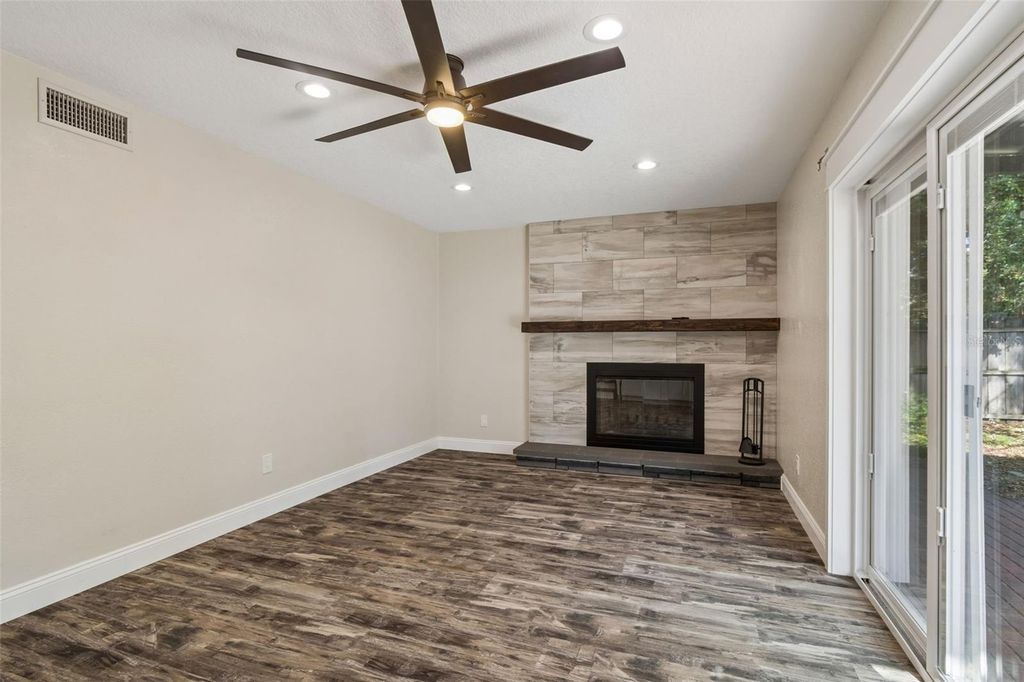 Image 27 of property listing at 13548 BELLEWOOD AVENUE, Seminole, FL 33776