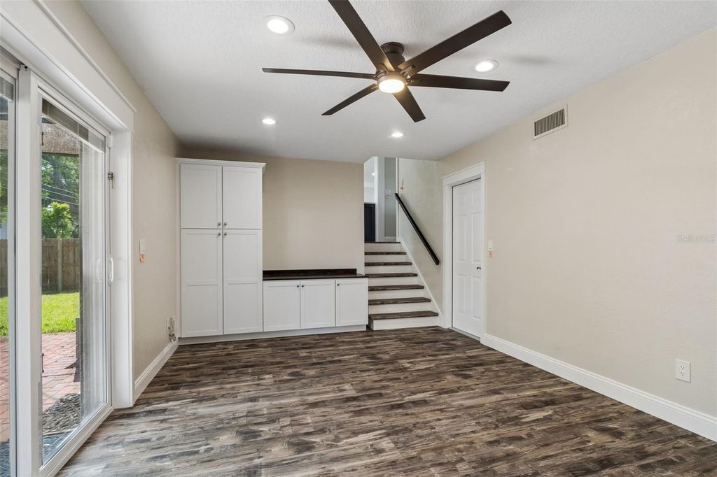 Image 29 of property listing at 13548 BELLEWOOD AVENUE, Seminole, FL 33776