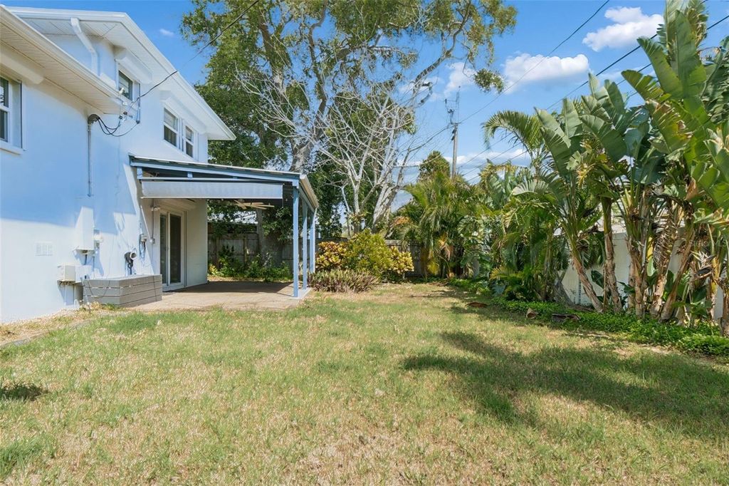 Image 30 of property listing at 13548 BELLEWOOD AVENUE, Seminole, FL 33776