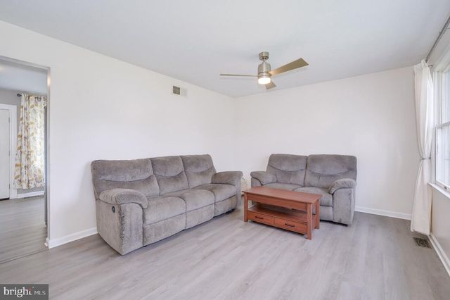 176 ELEMENTARY DR, Martinsburg, WV 25404