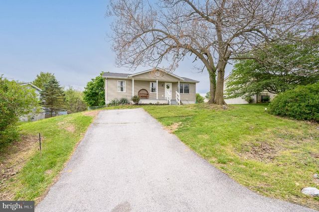 176 ELEMENTARY DR, Martinsburg, WV 25404
