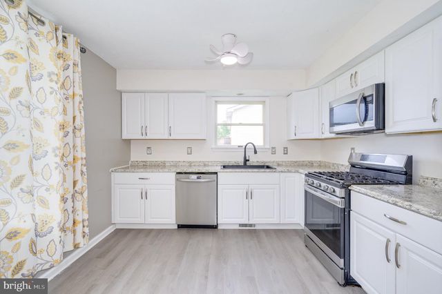 176 ELEMENTARY DR, Martinsburg, WV 25404