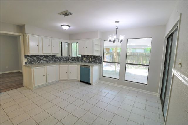 2705 Wilmington Drive, Dickinson, TX 77539