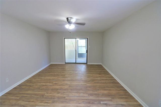 2705 Wilmington Drive, Dickinson, TX 77539