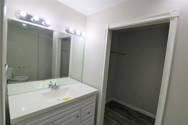 2705 Wilmington Drive, Dickinson, TX 77539