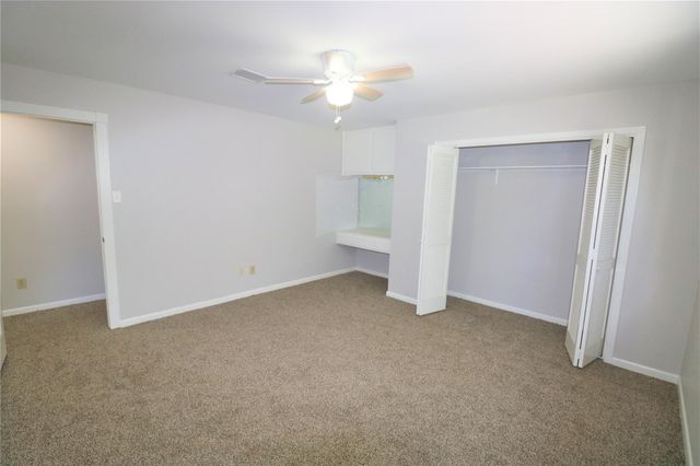 2705 Wilmington Drive, Dickinson, TX 77539