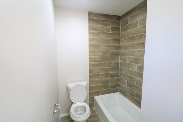 2705 Wilmington Drive, Dickinson, TX 77539