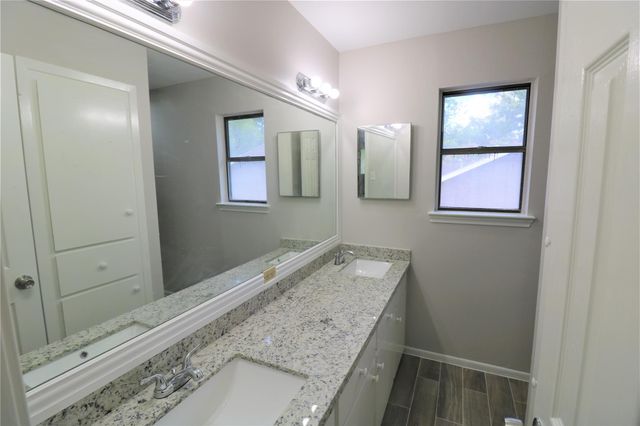 2705 Wilmington Drive, Dickinson, TX 77539