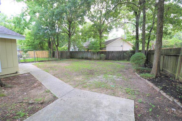 2705 Wilmington Drive, Dickinson, TX 77539