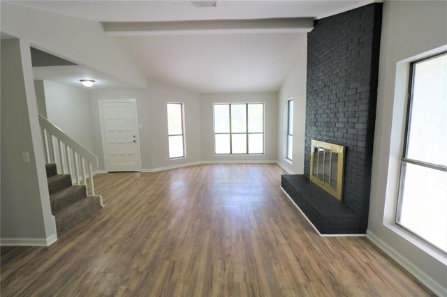 2705 Wilmington Drive, Dickinson, TX 77539