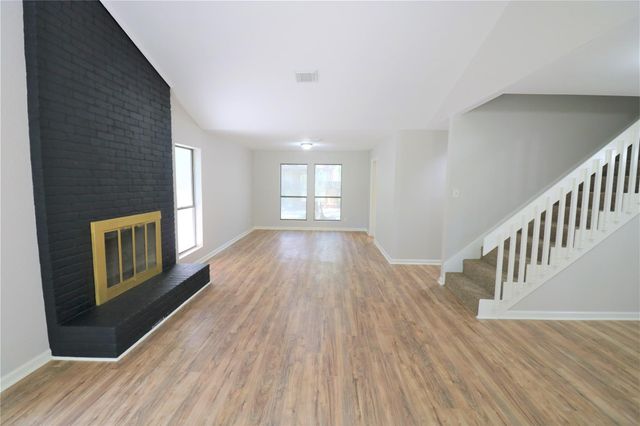 2705 Wilmington Drive, Dickinson, TX 77539