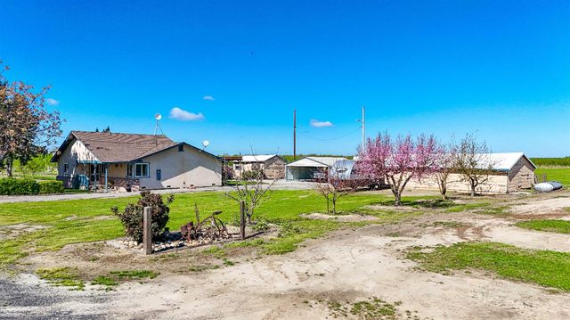13807 Dallas Rd, Hickman, CA 95323