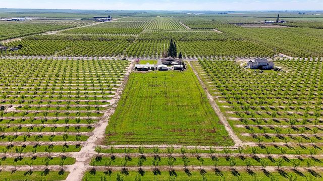 13807 Dallas Rd, Hickman, CA 95323