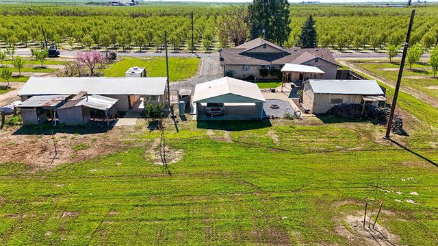 13807 Dallas Rd, Hickman, CA 95323