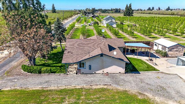 13807 Dallas Rd, Hickman, CA 95323