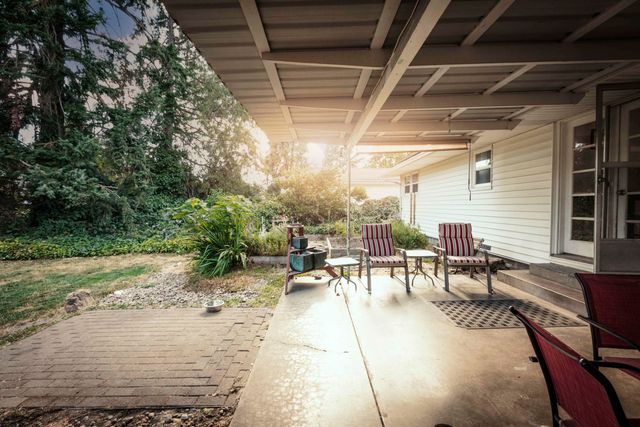 811 NE Clyde Place, Grants Pass, OR 97526