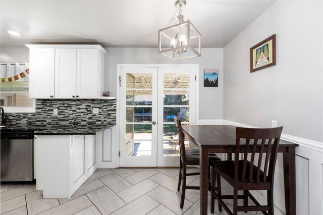 811 NE Clyde Place, Grants Pass, OR 97526