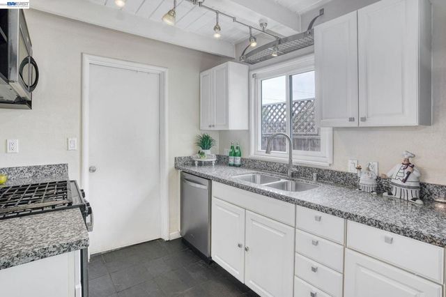 738 Lilly Ave, Hayward, CA 94544