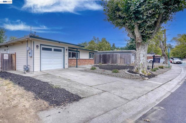 738 Lilly Ave, Hayward, CA 94544