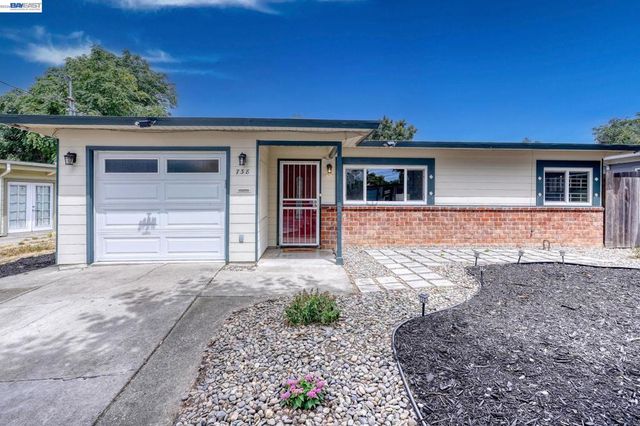 738 Lilly Ave, Hayward, CA 94544