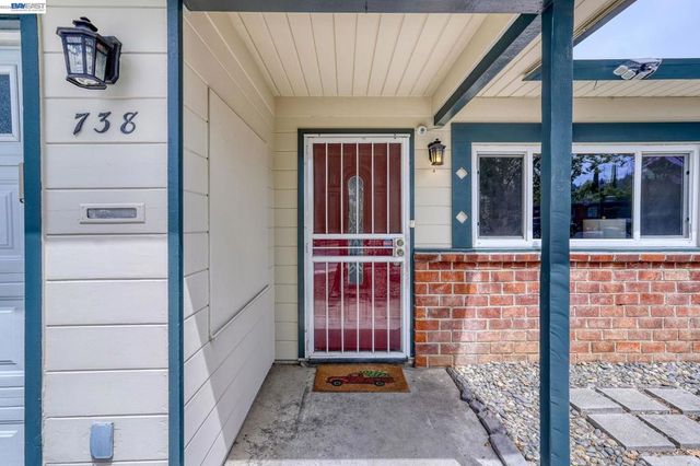 738 Lilly Ave, Hayward, CA 94544