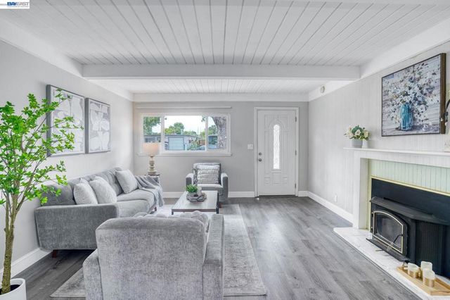 738 Lilly Ave, Hayward, CA 94544