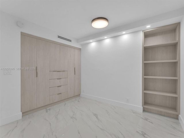 19707 Turnberry Way 21D, Aventura, FL 33180