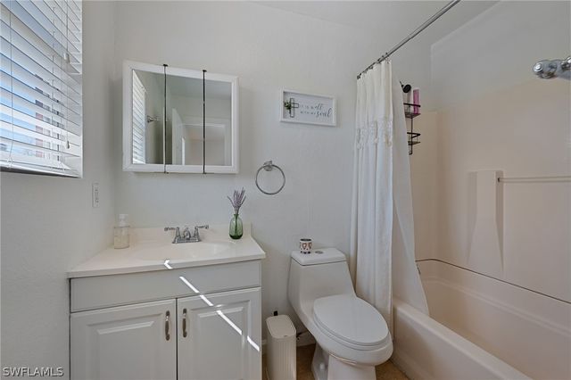 1960 22nd AVE NE, Naples, FL 34120