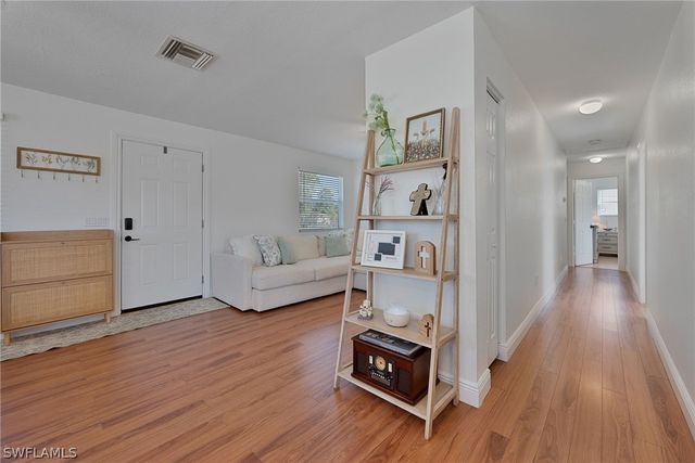 1960 22nd AVE NE, Naples, FL 34120