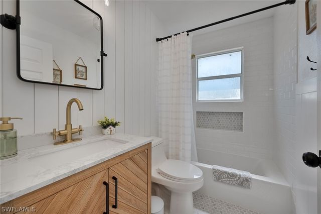 1960 22nd AVE NE, Naples, FL 34120