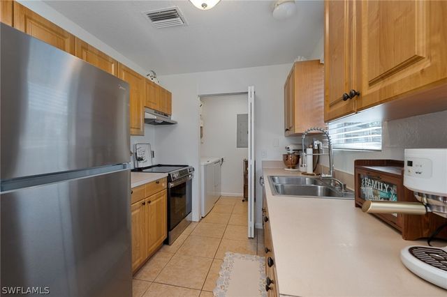 1960 22nd AVE NE, Naples, FL 34120