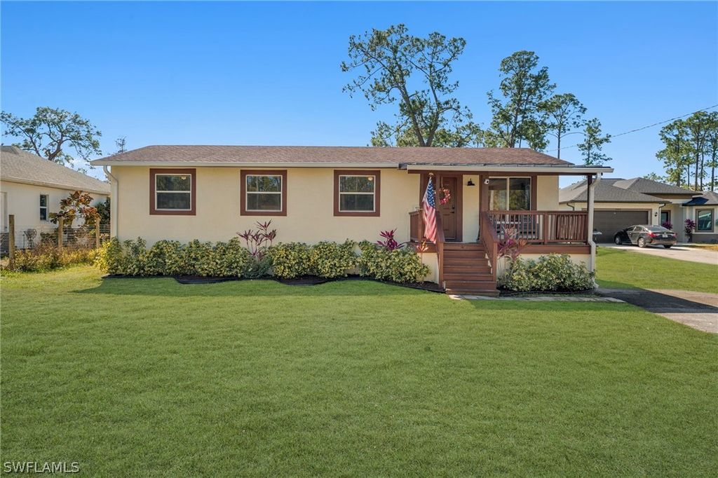 1960 22nd AVE NE, Naples, FL 34120