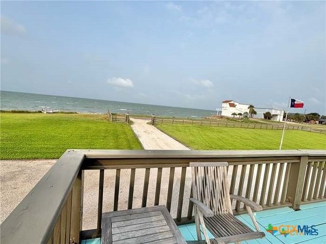 1007 N Washington Street, Port O'connor, TX 77982