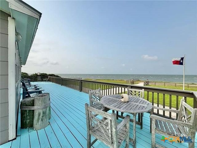 1007 N Washington Street, Port O'connor, TX 77982